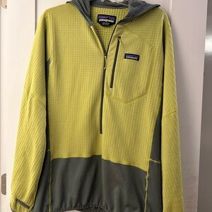 Patagonia Yellow and Gray Hooded Pullover - Large